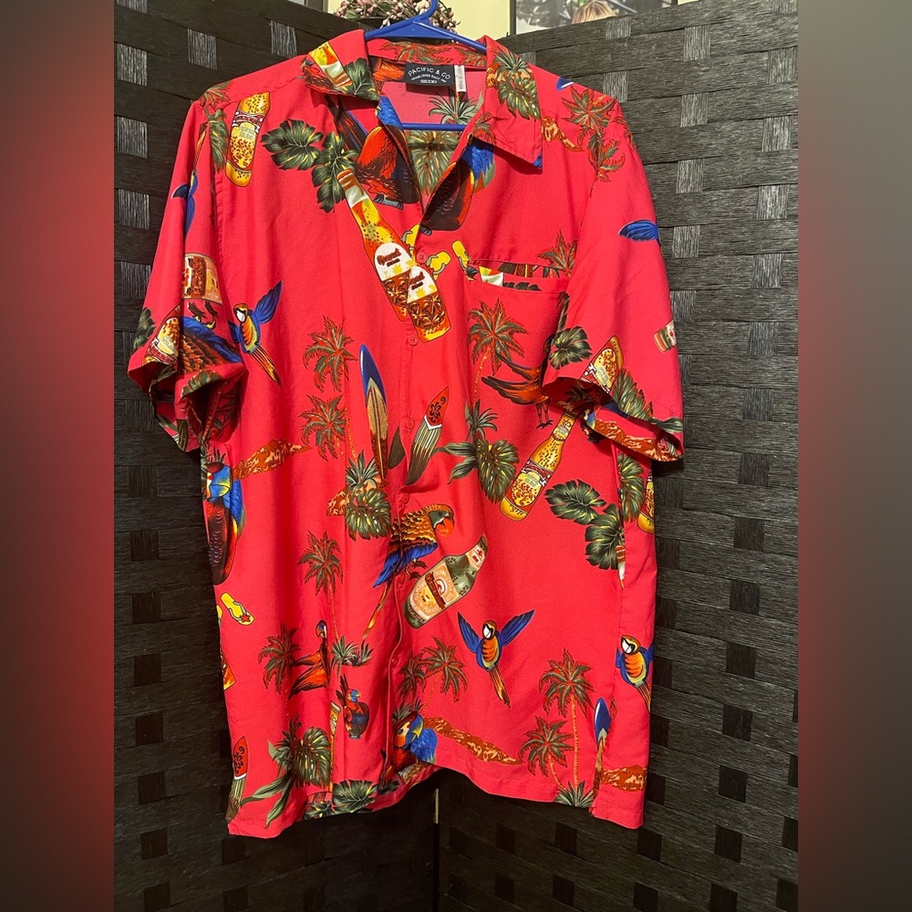 Pacific & Co Bahamas Colorful Hawaiian Parrot/Alcohol Button Shirt Size Small